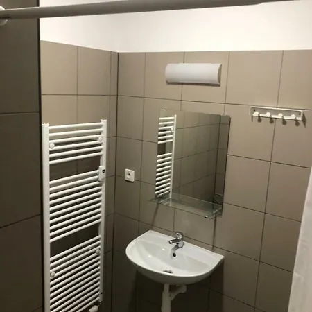 Hostel Living Park Logistic Szenc